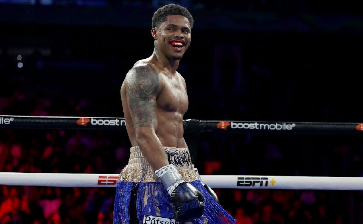 Шакур Стивенсон думает над возвращением в легкий вес