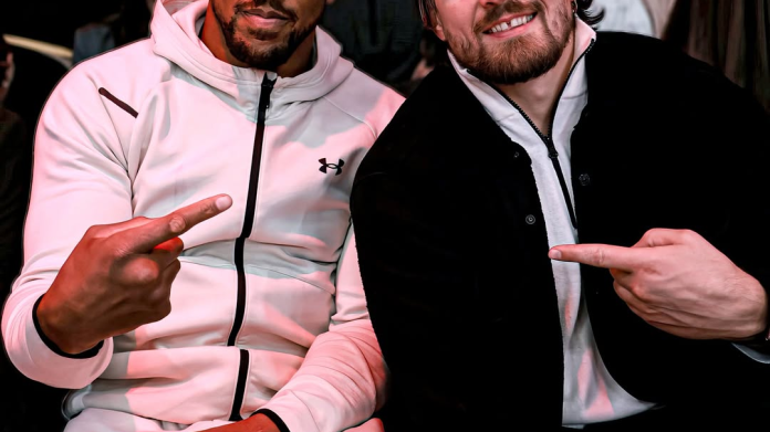 Александр Усик уверен, что Энтони Джошуа ещё станет абсолютным чемпионом